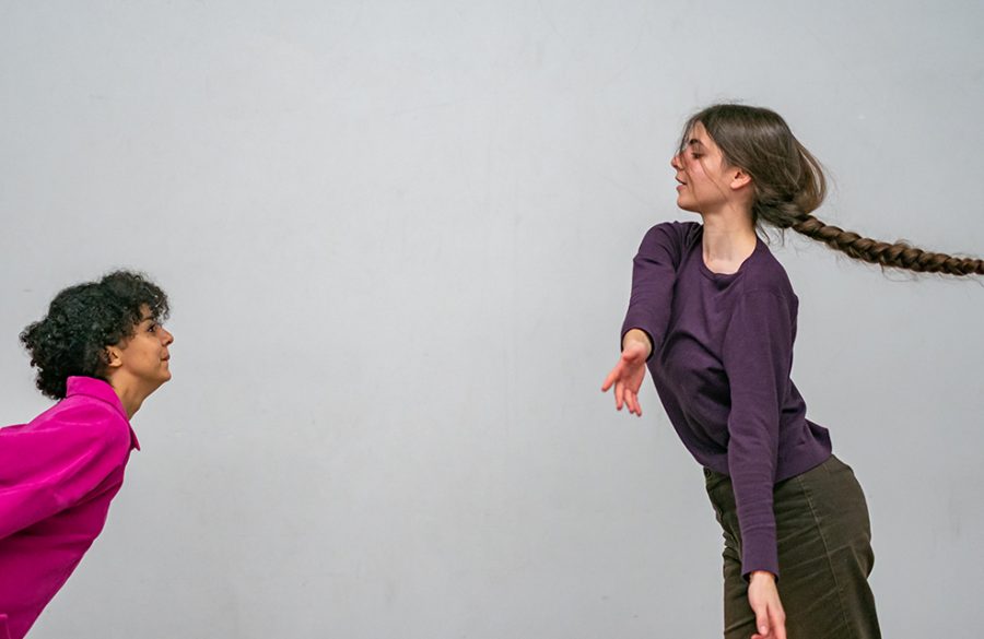 Maya Zebeir et Madeleine Guastavino dans O de Sarah Dell'Ava, photo de Vanessa Fortin