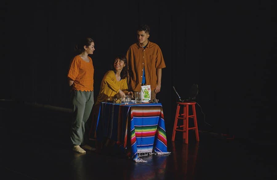 Olivia Jaén Flores, Marie-Victoria Laurence et Santiago Lopez dans Taco de Diego Cervantes, photo de Tommy Levan