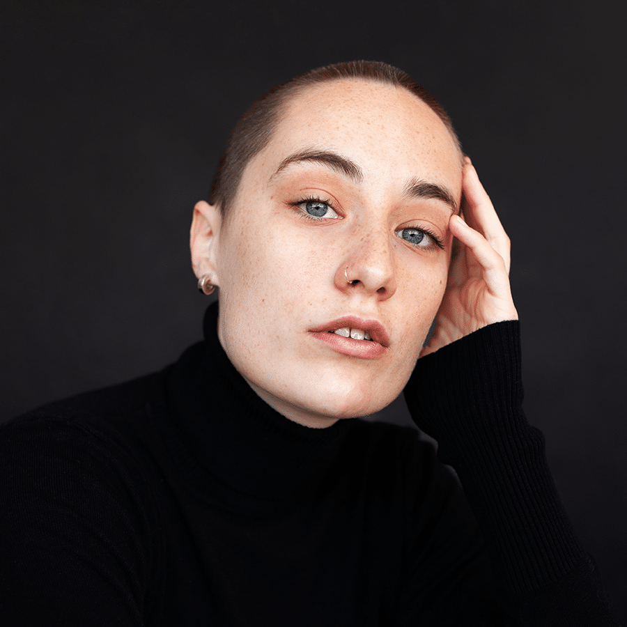 Headshot of Léonie Bélanger, photo credit Alexya Croteau-Grégoire