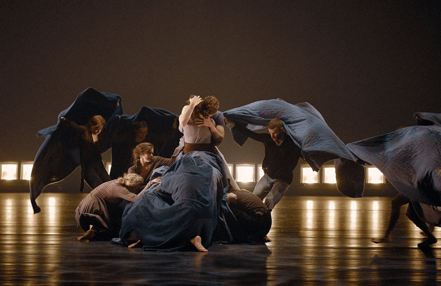 Annmaria Mazzini, Ruth Naomi Levin, Rachelle Bourget, Alisia Pobega, Geneviève Boulet, Jerome Zerges, Chelsea Bonosky, Jason Martin in Margie Gillis's To Lose the World, photo by Sasha Onyshchenko