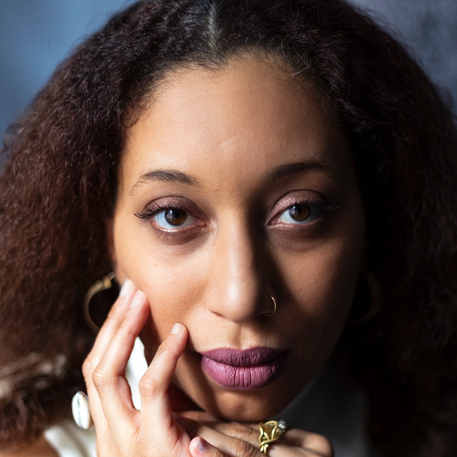 Headshot of Samantha Hinds, photo by Léa Richard