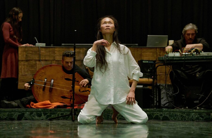 Charo Foo Tai Wei dans Yearning de Charo Foo Tai Wei, photo de Pierre Tran