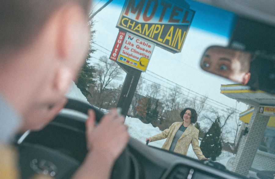 Claire Pearl and Léonie Bélanger in Projet Alterdogs's ALTERMUNDI, photo by Charlie Poirier-Bouthillette