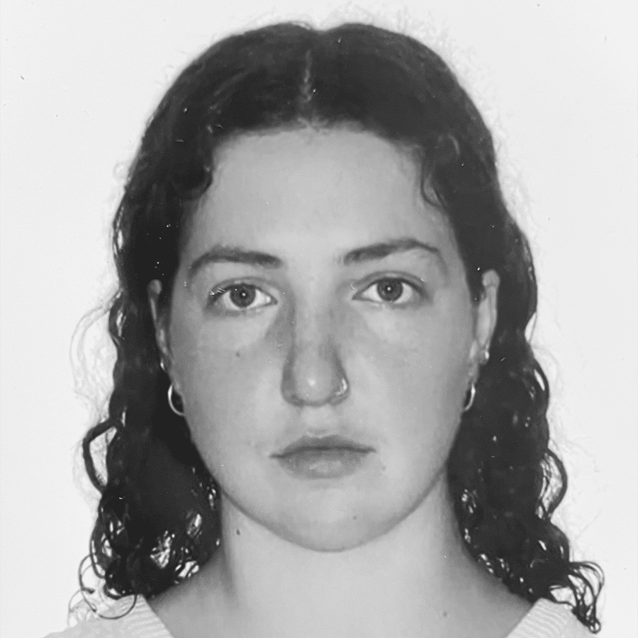 Headshot of Claire Pearl