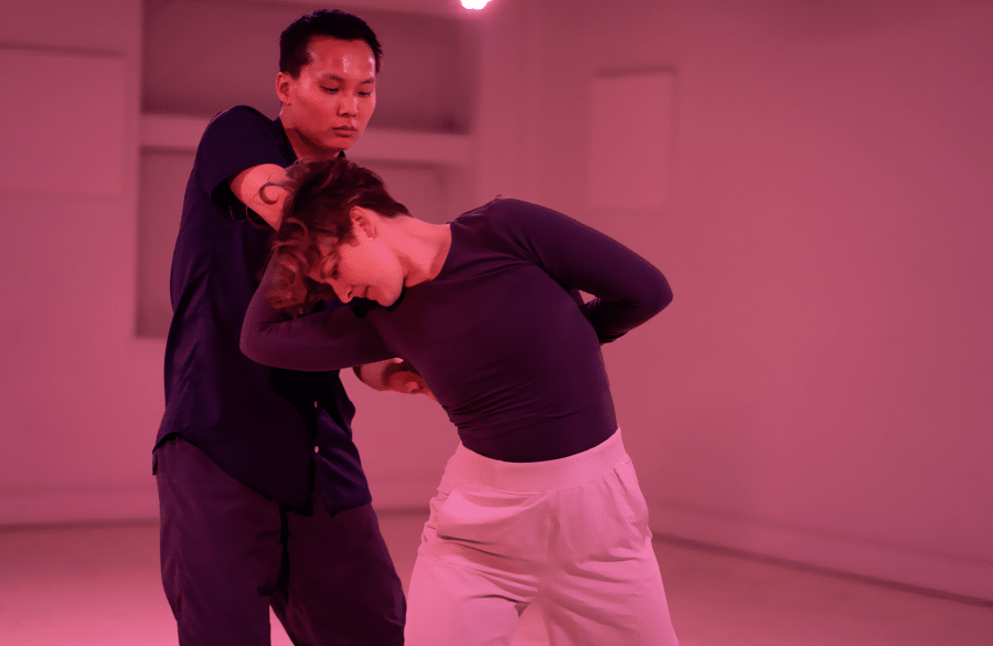 Victor Vân Tran et Samuelle Auclair dans u go, i go de Savage & Samuelle, photo de Shawn Kim