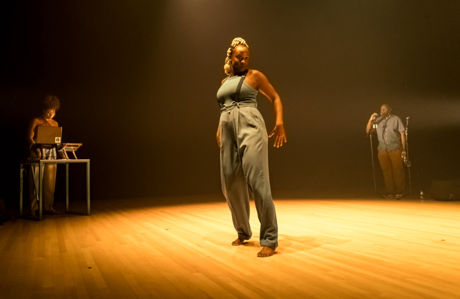 Myth, Sam I Am et Blackbird dans Speakeasy de Mithra Myth Rabel, photo de Denis Martin