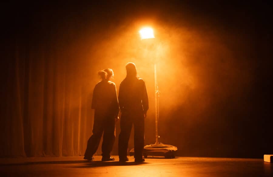 Photo of LABdiff 9, Oh the photo: Meihan Carrier-Brisson and Romy «Roamz» Denoncourt, Choreographer: Mary-Lee Brunet, Photo by Felix Bonnevie