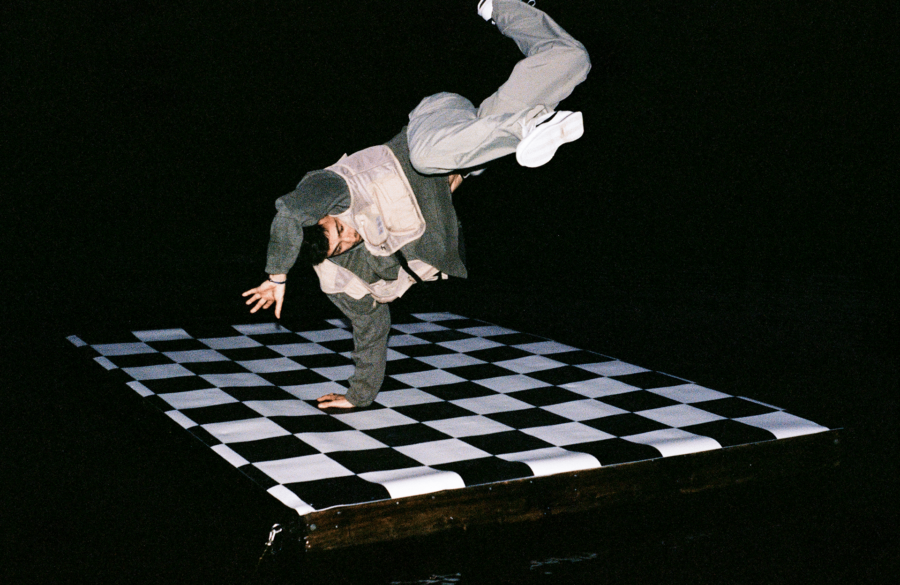 Léo Hit Coupal's Nulle part, photo by Tristan Alain